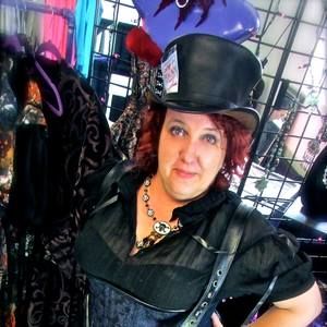 Meet your Posher, Ev